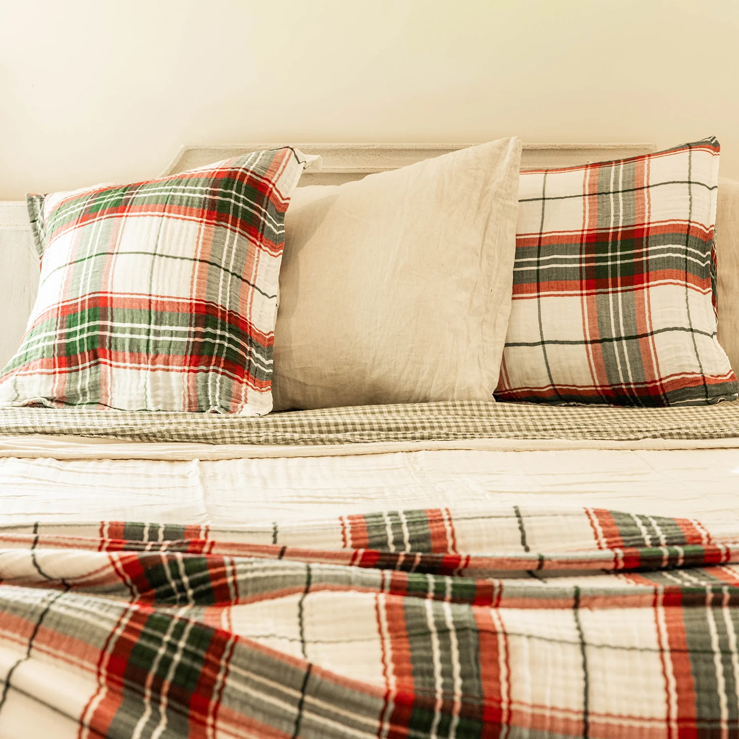 Euro Pillow Shams (Set of 2) - Classic Christmas Collection - Image 3