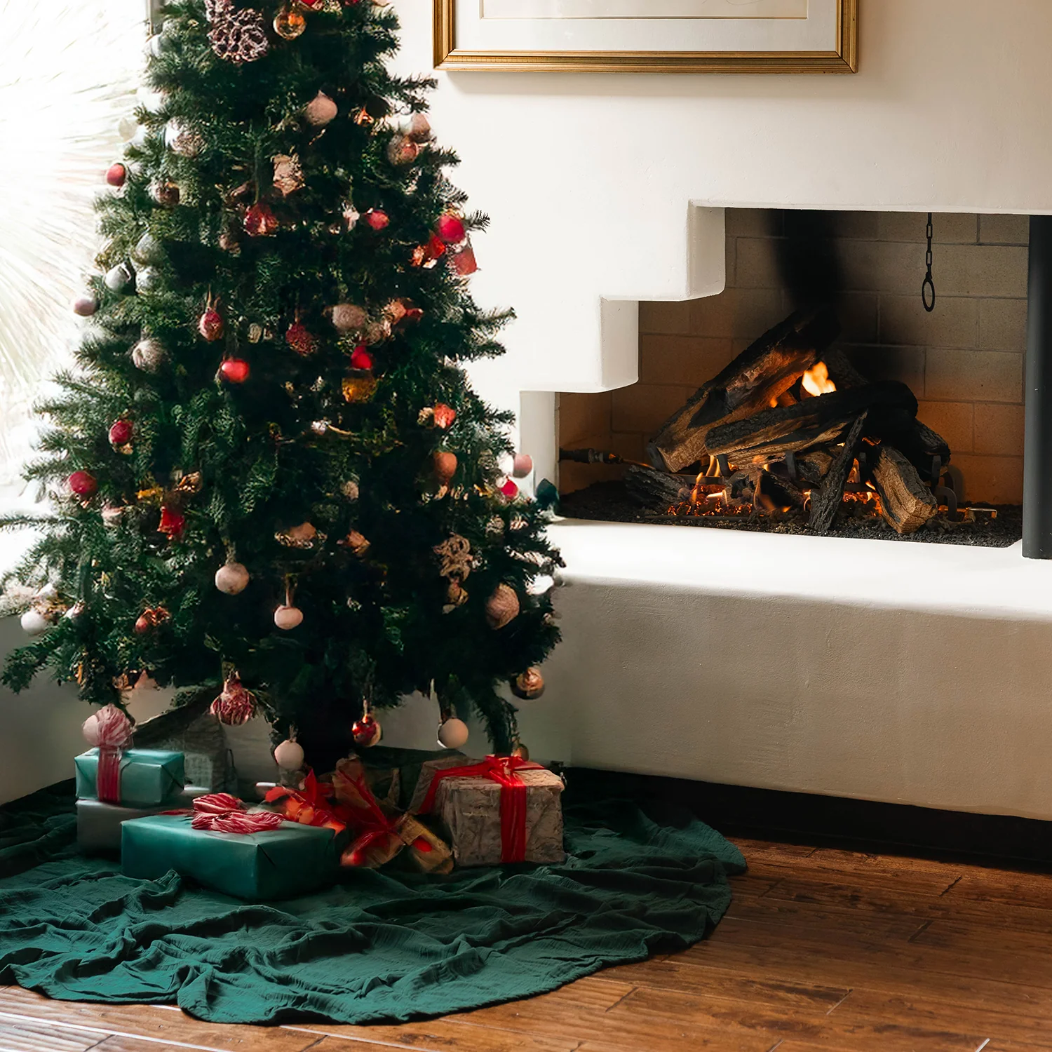 Oversized Christmas Tree Skirt - Image 4