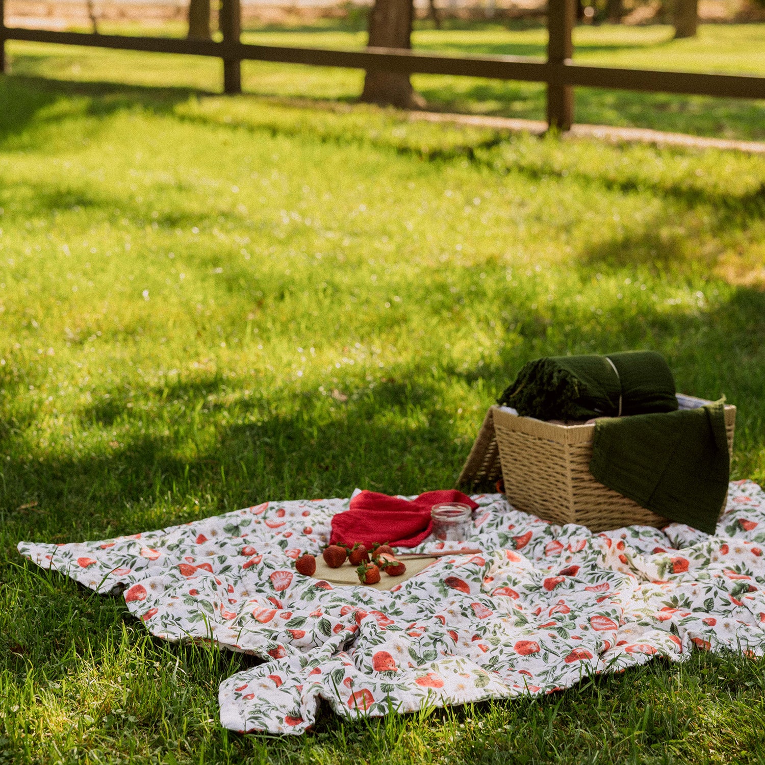 Throw Blanket - Limited Edition Strawberry Fields - Image 5